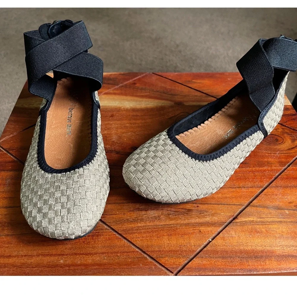 Bernie Mev Kids Woven Metallic Champagne Ankle Strap Ballet Flats Size 31/US 13